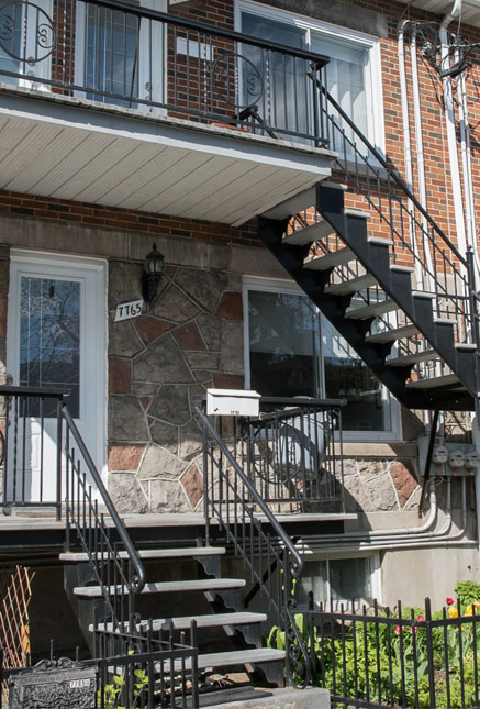 Meulage et peinture extérieur d’escalier Villeray Montréal